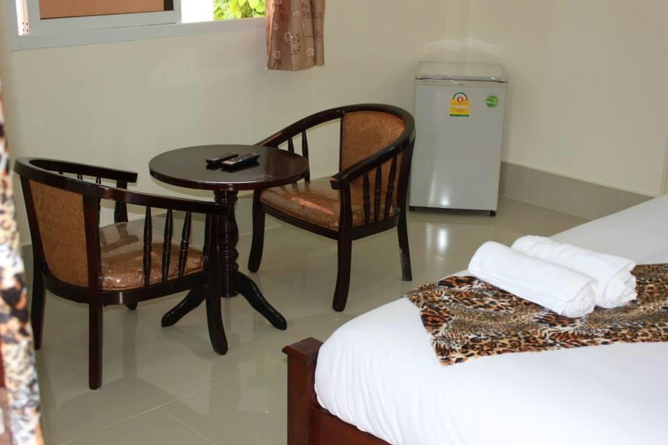 Baan Mek Lom Khao Lak