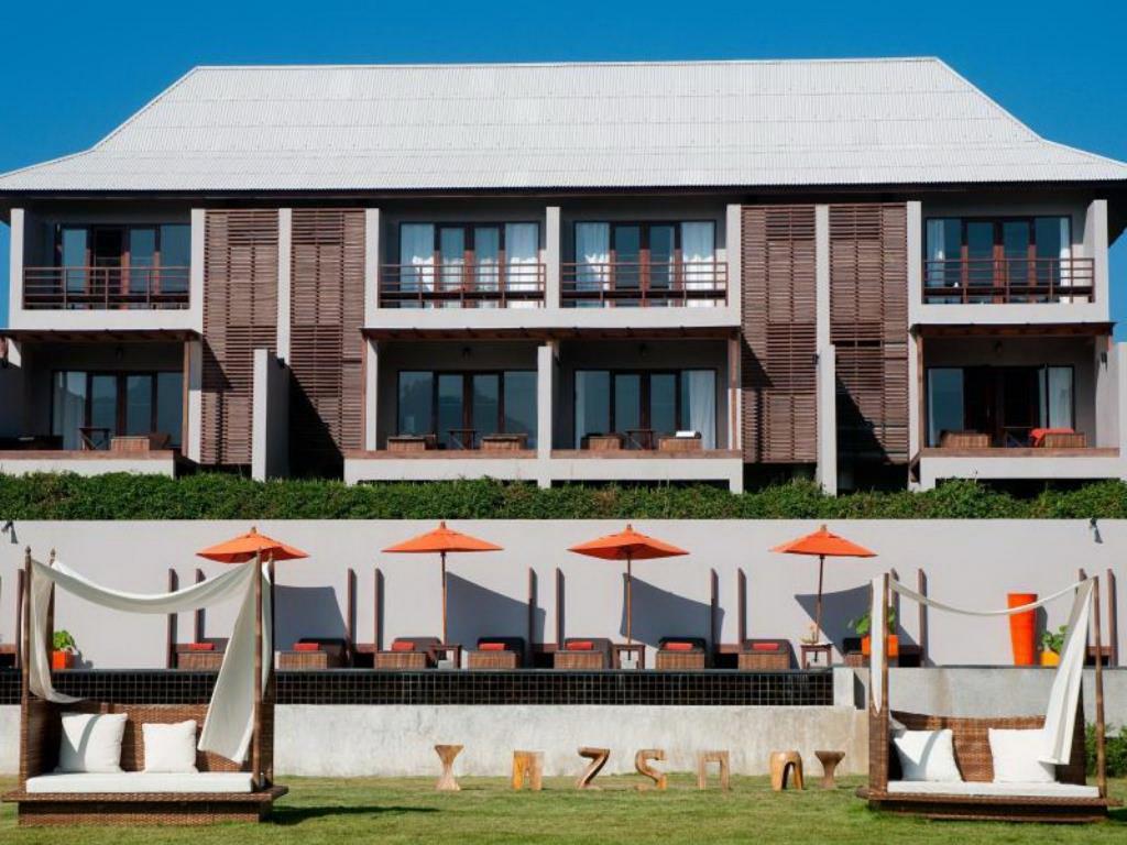 Yoma Hotel, 4*