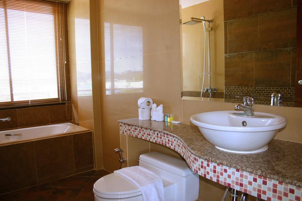 Aparthotel Lakeview Condotel 3*