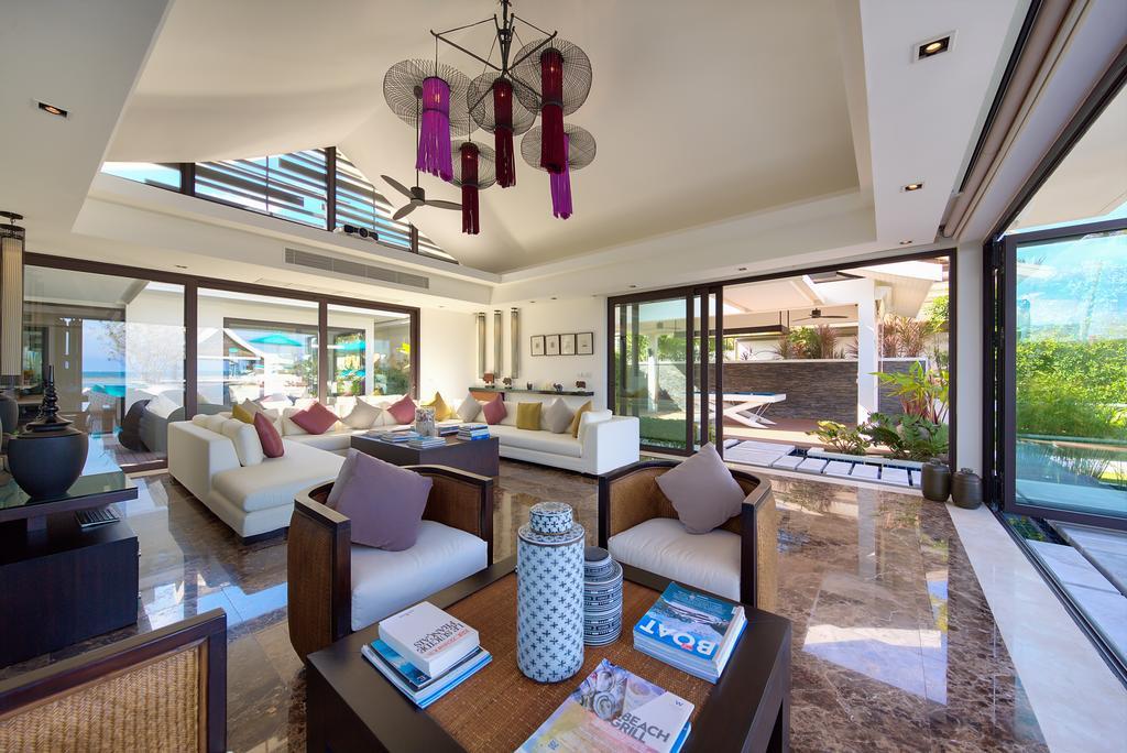 Beachfront Baan Paradise Villa *