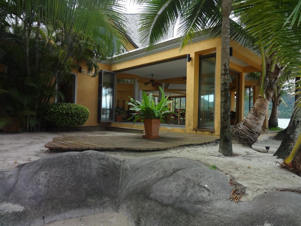 Halfmoon House