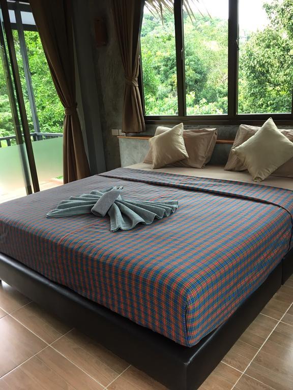 Thai Terrace 2*