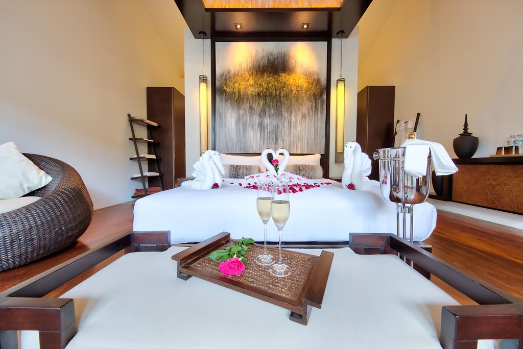 Beachfront Baan Paradise *