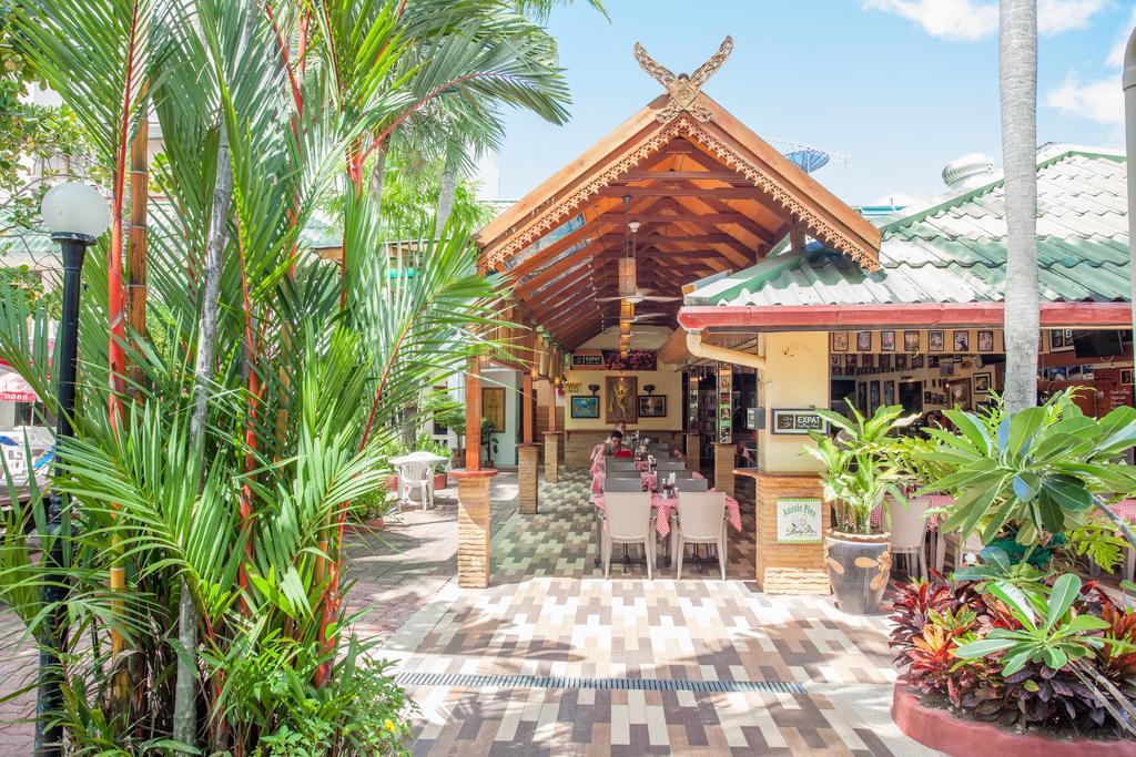 Hotel The Expat Patong