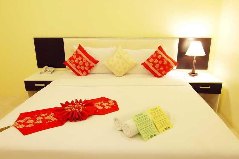 Hotel Laem Din 2*