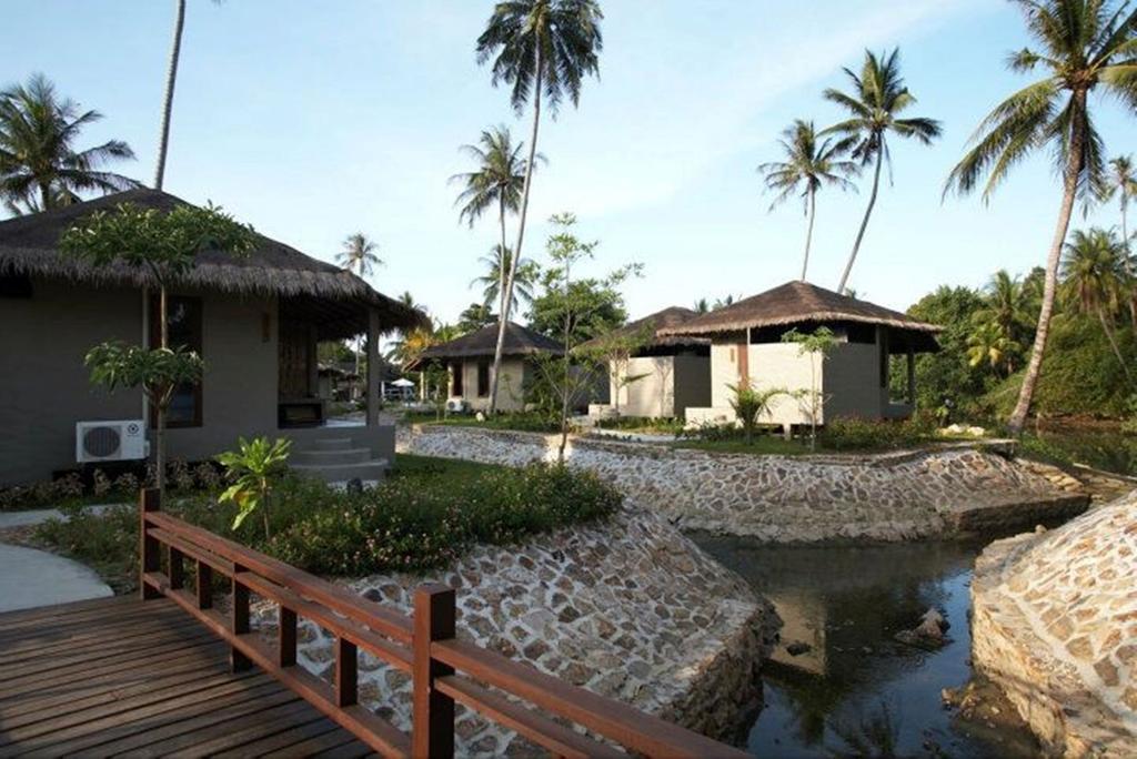 Hutcha Resort 3*