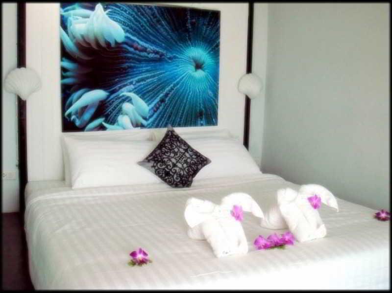 Bay Lounge & Hotel