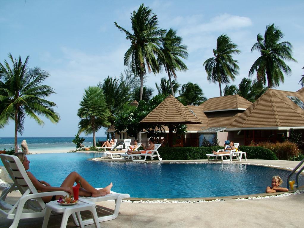Coral Grand 3* Koh Tao