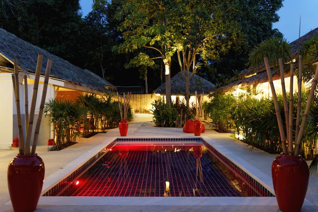 Hotel The White 3*