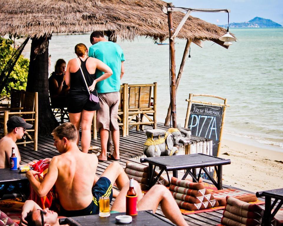 The Blue Parrot Resort 2*
