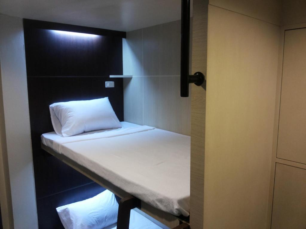 Albergue Beehive Magenta Patong