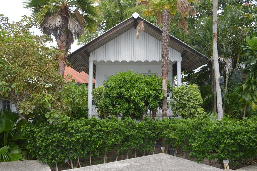 Guest house Bangrak Club