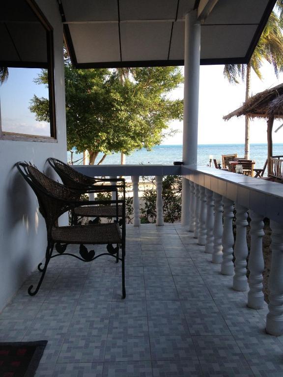 The Village Hotel 2*