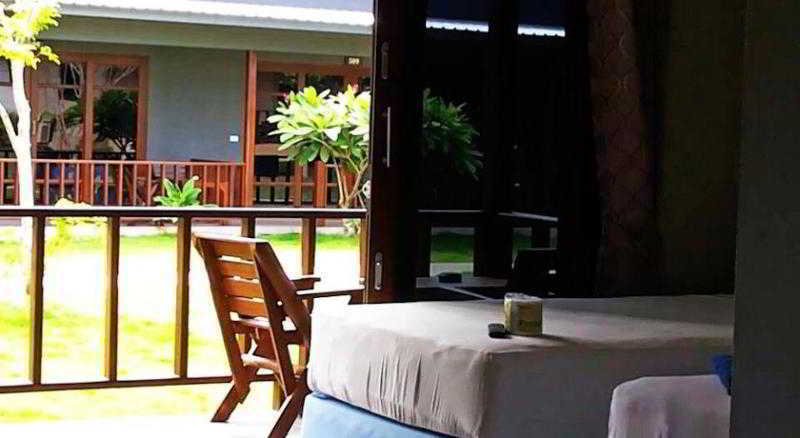 Siraya Beachfront 3*