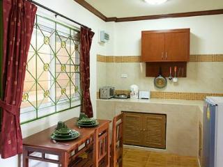 Rai Rom Yen Sha Apartment