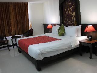 Pensão At Phuket 2*