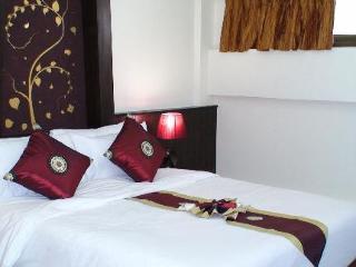 Pensão At Phuket 2*