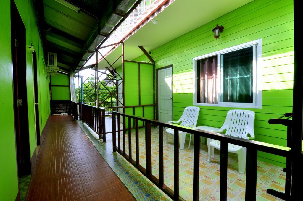 Sea House Hostel *