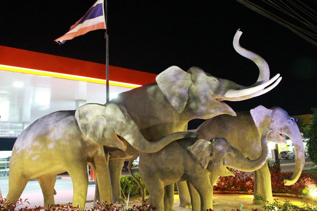 The Lephant 2*