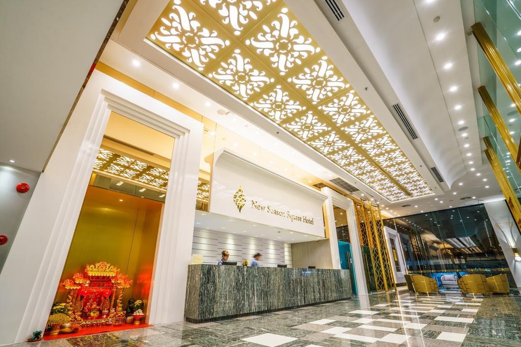 Hotel New Season Square 4*