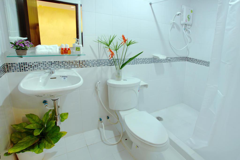 Hotel Zen Siripong Road
