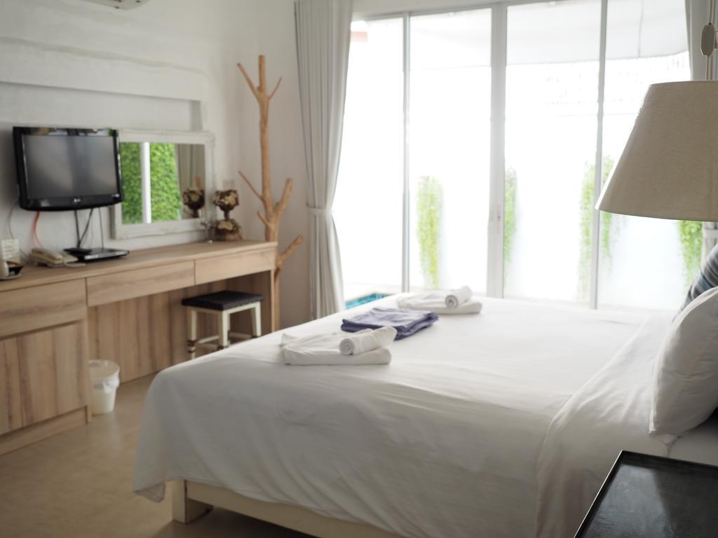 Costa Village Pool Resort 3*