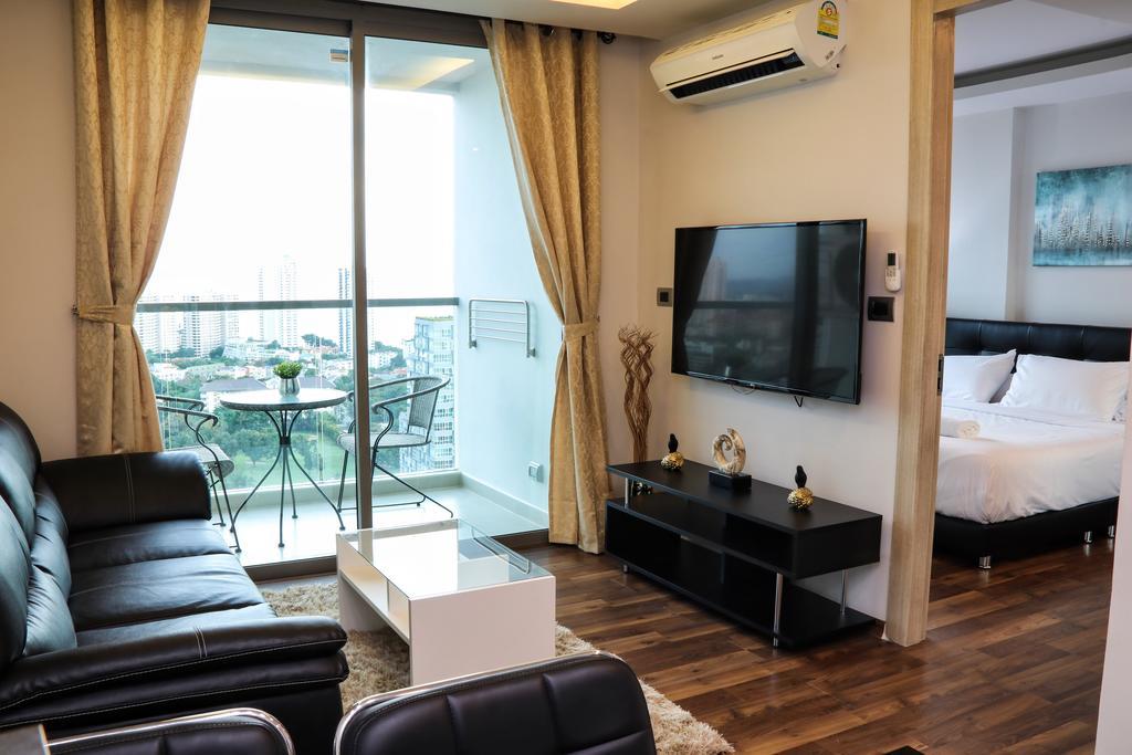 The Peak Towers Sea View * Pattaya