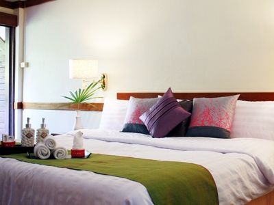 Irest Seafront Hostel *