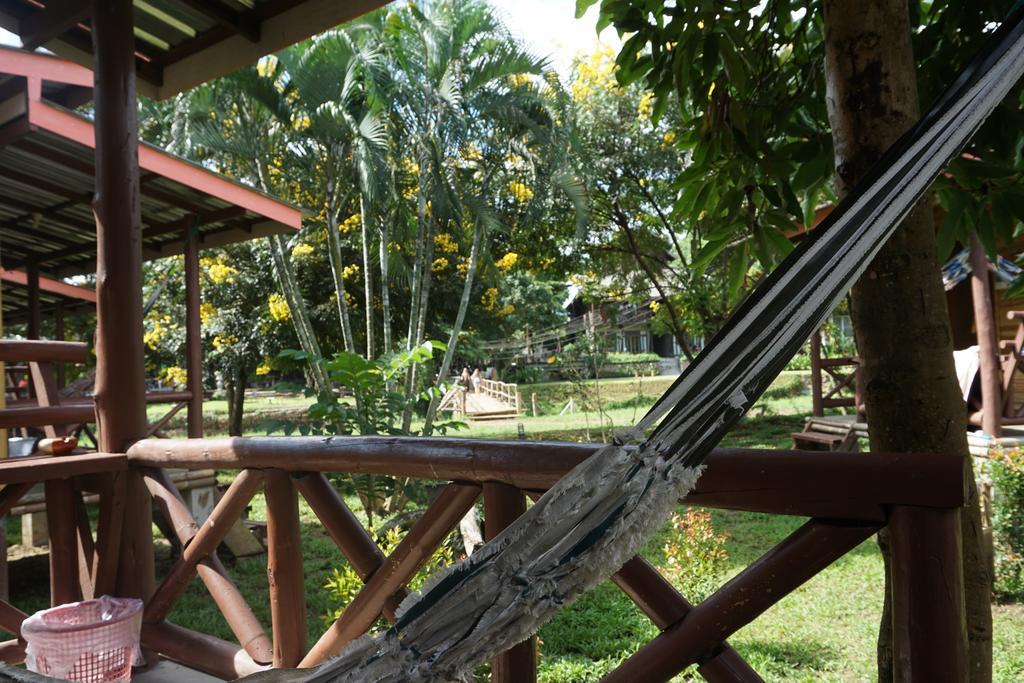 Family Hut Resort *