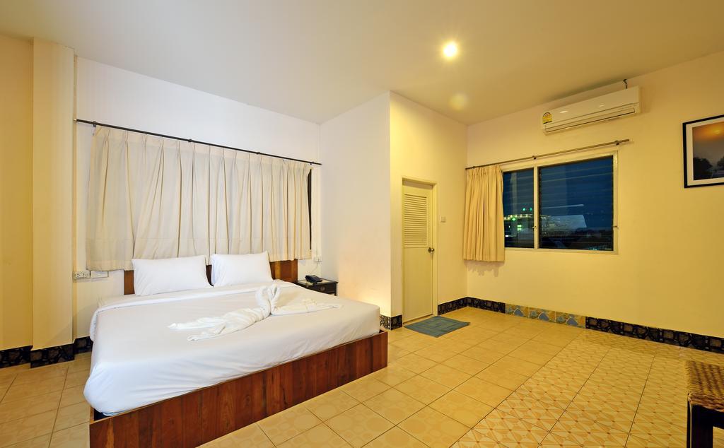 Grand Place Hotel