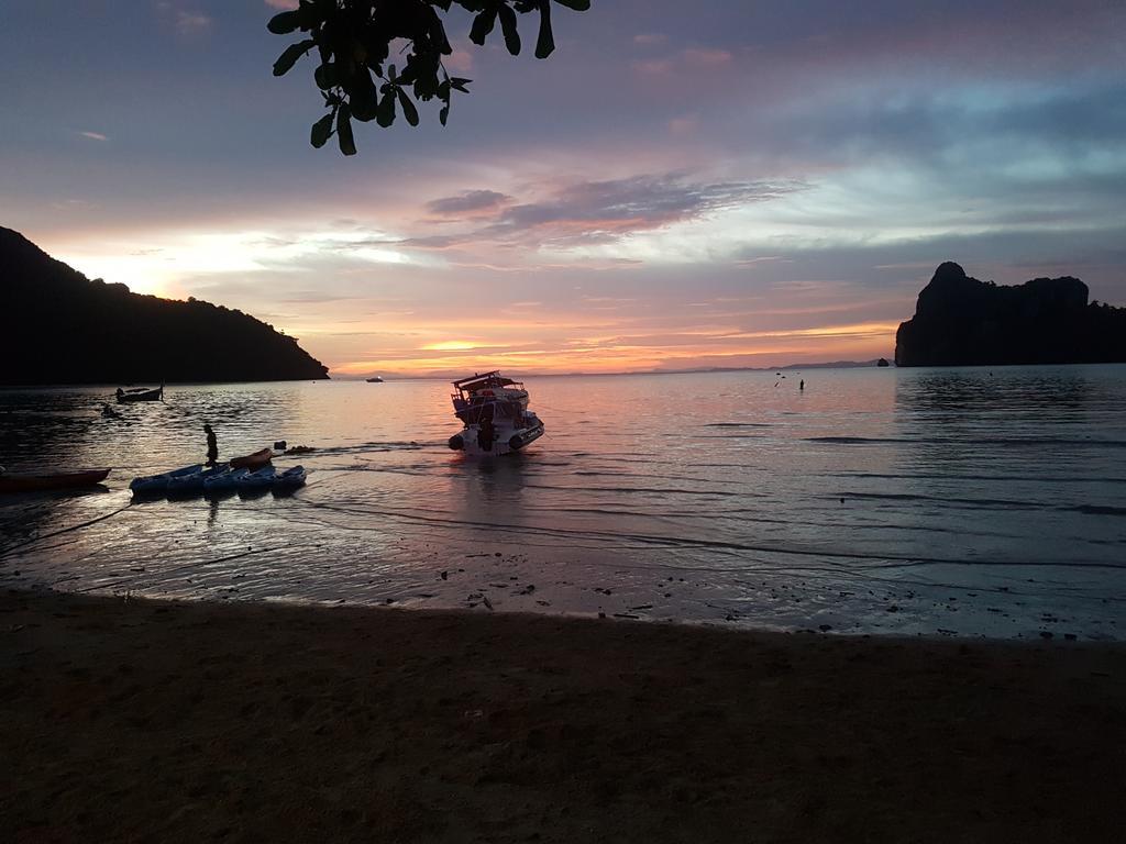 Guest house Dalum Beachhouse 2*