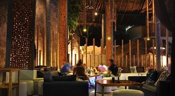 Bay Lounge & Hotel
