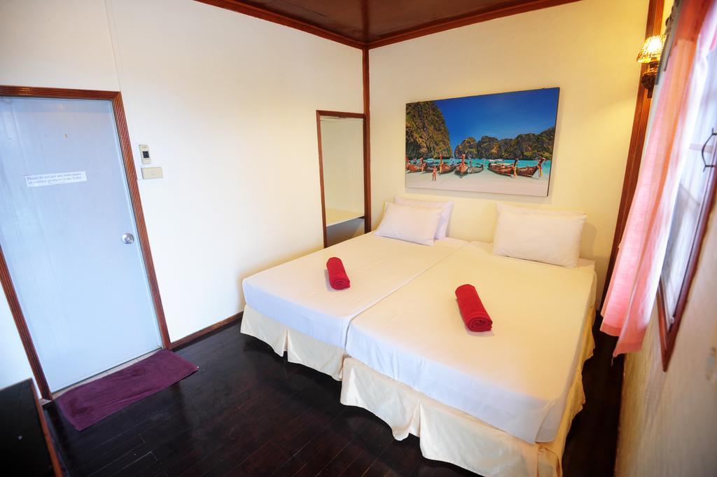 October Hostel Phi Phi Don