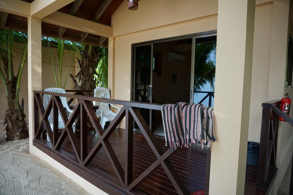 Moonhut Hotel Mae Nam
