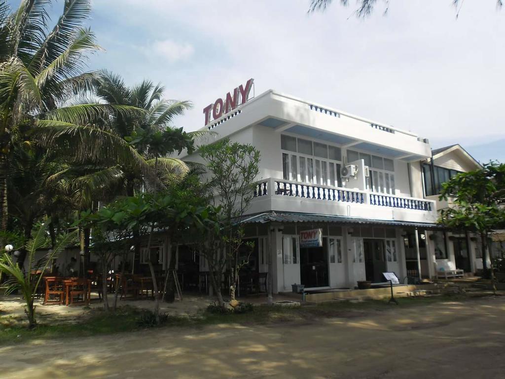 Tony And Restaurant