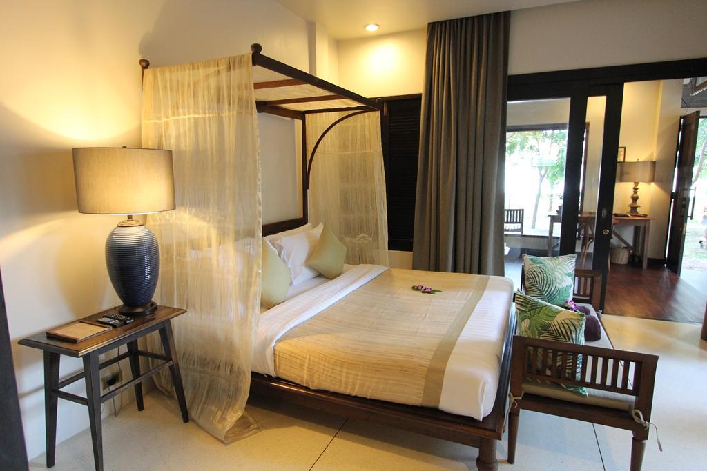 Saree Samui Mae Nam