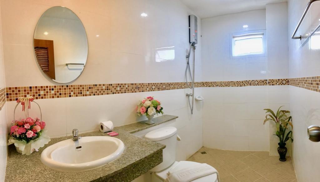 J Aparthotel 2*