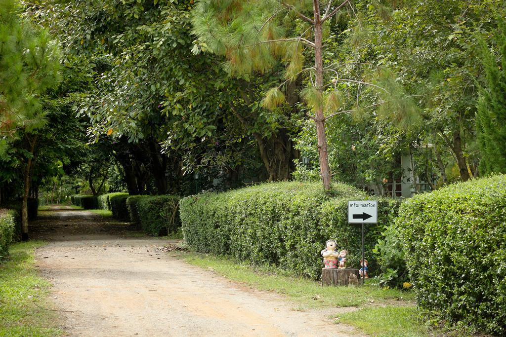 Flora Resort