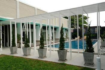 Hotel The Island & 2*