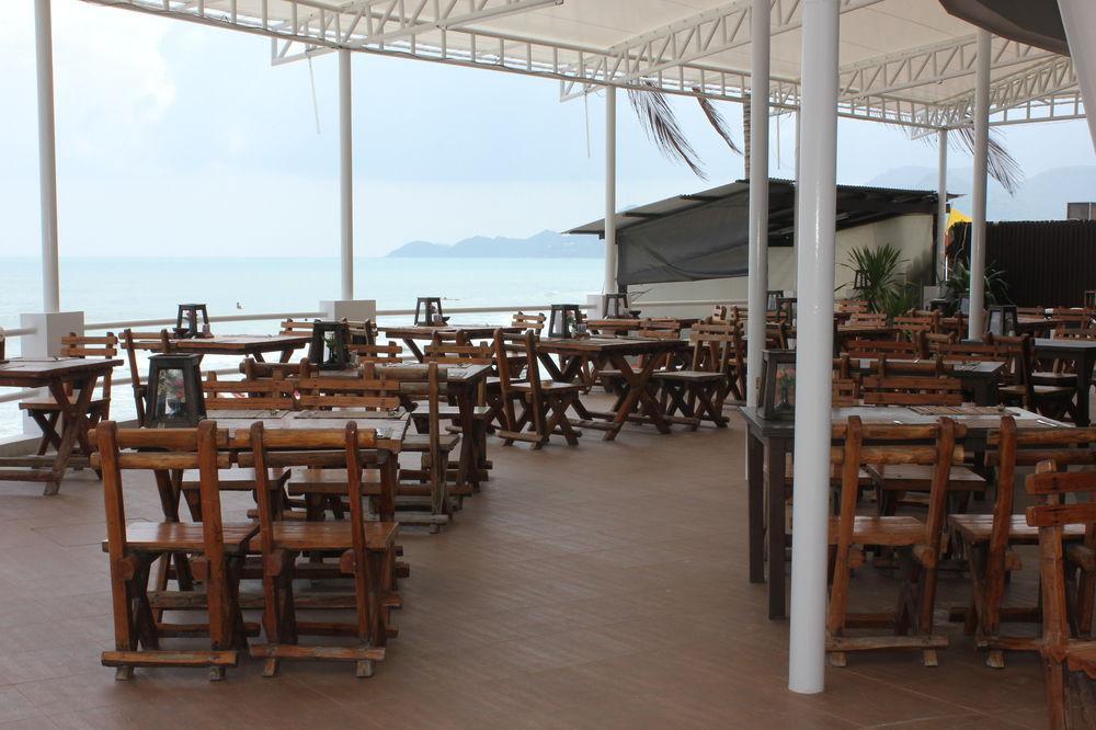 The Island & Hotel 2*