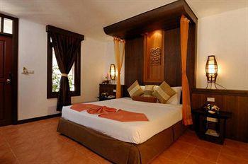 Hotel The Island &