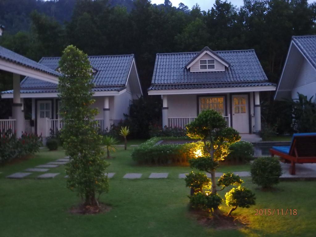 Suksompong Resort Khao Lak