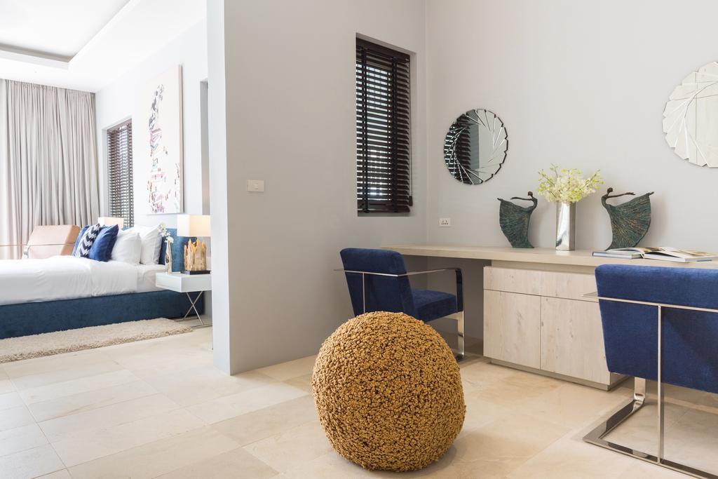 Yo Barefoot Waterfront Luxury