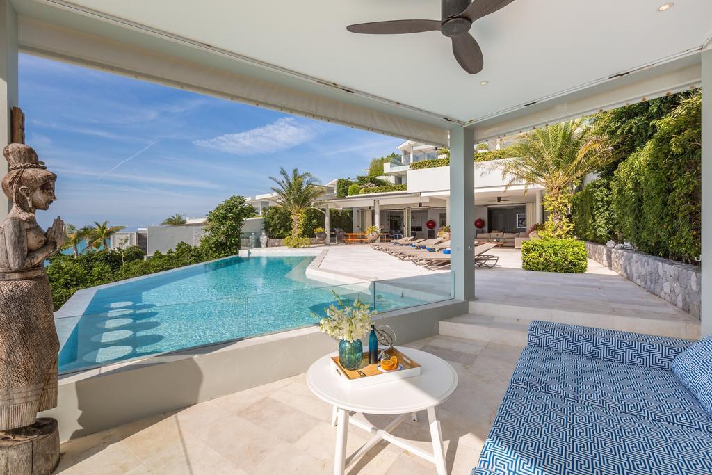 Yo Barefoot Waterfront Luxury Villa *