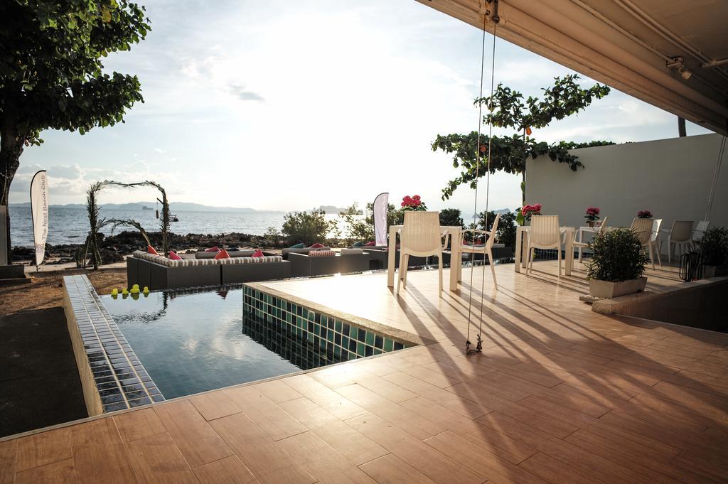 The Pelican Aparthotel 4*
