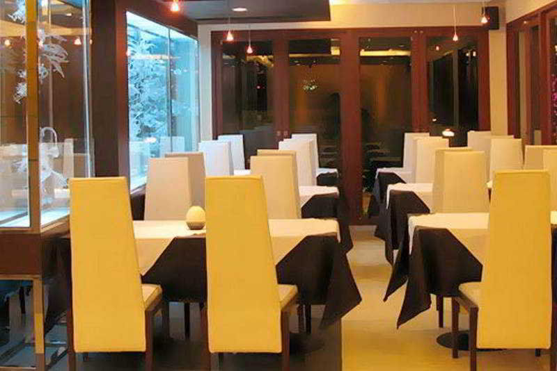 Inn The Airport & 4*