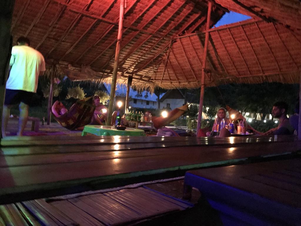 Backpackers Paradise (adults Only) *