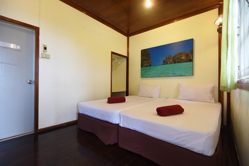 October Hostel Phi Phi Don