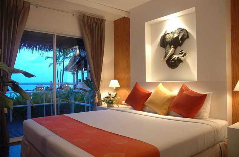 Hotel The Island & 2*