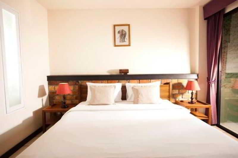Khaolak Tony Hotel 3*